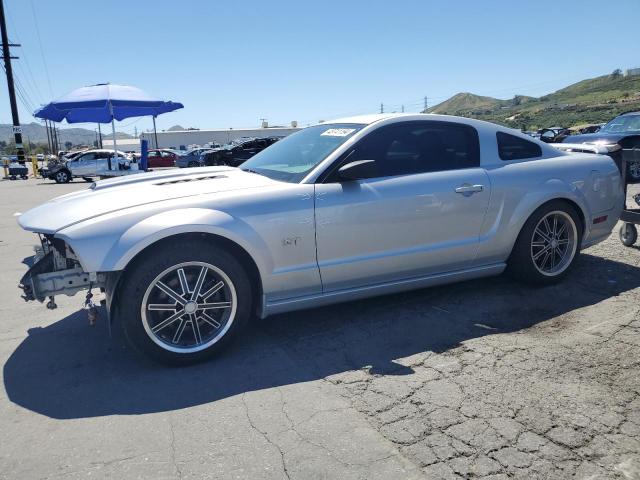 1ZVHT82H555188520 - 2005 FORD MUSTANG GT GRAY photo 1