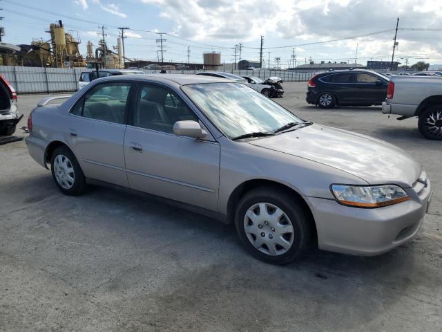 1HGCG5648WA119600 - 1998 HONDA ACCORD LX SILVER photo 4