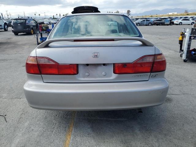 1HGCG5648WA119600 - 1998 HONDA ACCORD LX SILVER photo 6