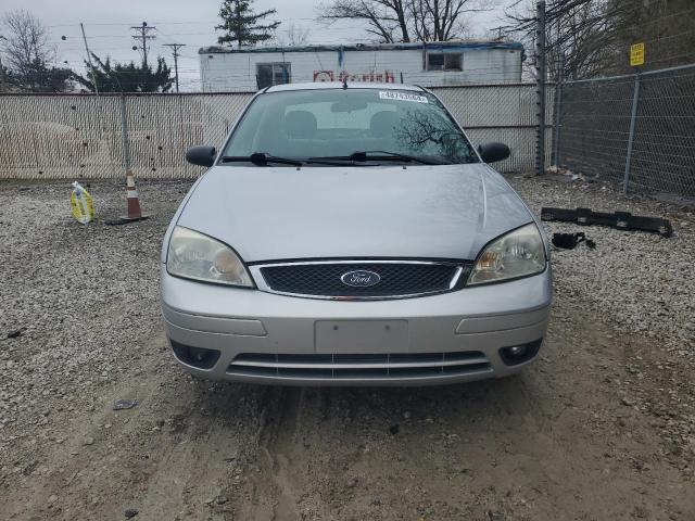 1FAFP34N27W297167 - 2007 FORD FOCUS ZX4 SILVER photo 5