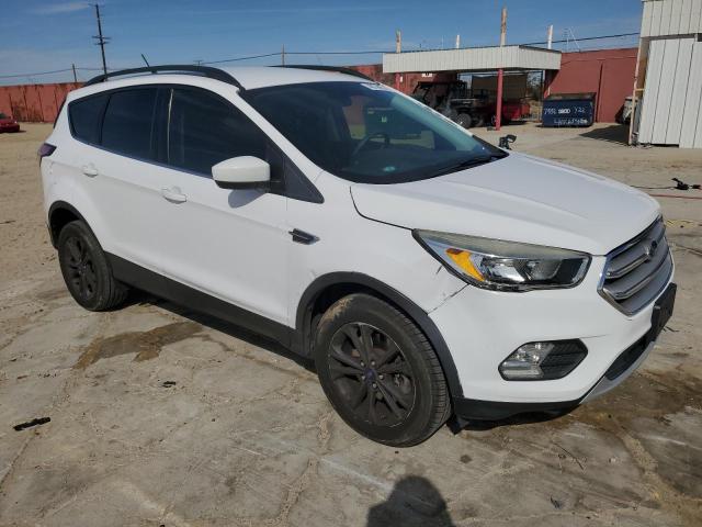 1FMCU9GD7JUA99484 - 2018 FORD ESCAPE SE WHITE photo 4