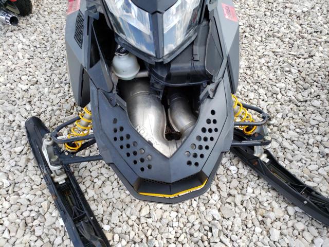 2BPSBU8D88V000032 - 2008 SKI DOO MXZ RENEGA BLACK photo 9