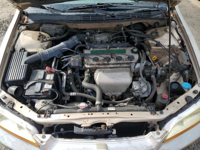 1HGCG6653YA132384 - 2000 HONDA ACCORD LX TAN photo 11