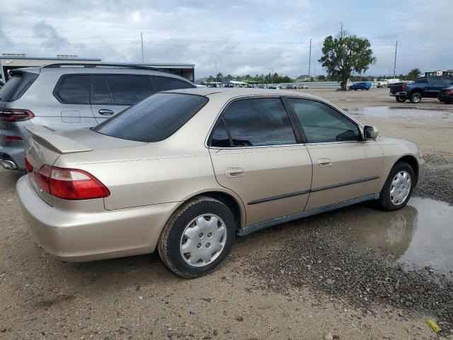 1HGCG6653YA132384 - 2000 HONDA ACCORD LX TAN photo 3