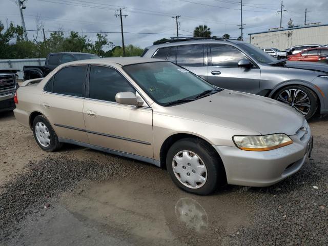 1HGCG6653YA132384 - 2000 HONDA ACCORD LX TAN photo 4