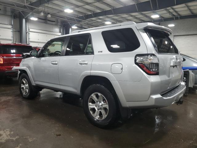 JTEBU5JR0E5168461 - 2014 TOYOTA 4RUNNER SR5 SILVER photo 2