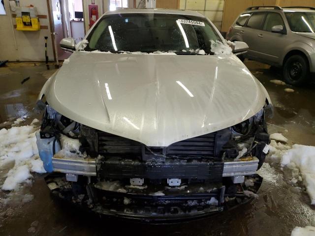 3LN6L2JK4DR803327 - 2013 LINCOLN MKZ SILVER photo 5