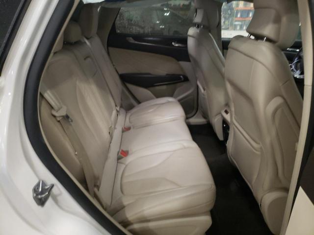 5LMCJ3D92JUL03501 - 2018 LINCOLN MKC RESERVE WHITE photo 11