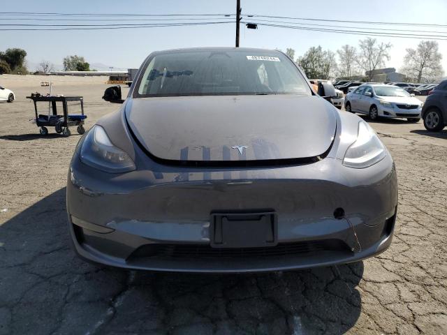 7SAYGDEE2RA216828 - 2024 TESLA MODEL Y GRAY photo 5