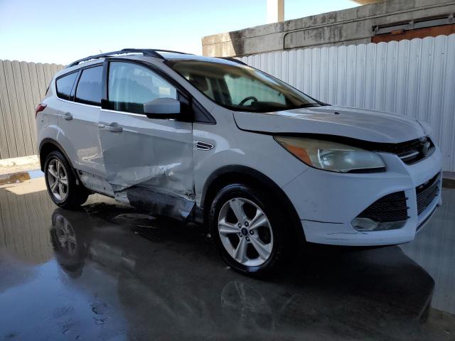 1FMCU0GX8DUB16223 - 2013 FORD ESCAPE SE WHITE photo 4