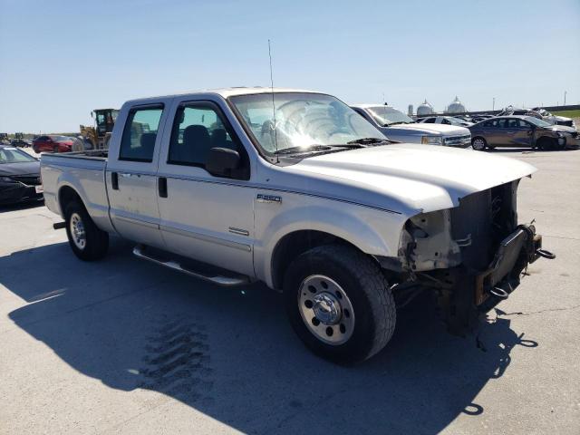 1FTSW20P66EA85549 - 2006 FORD F250 SUPER DUTY SILVER photo 4