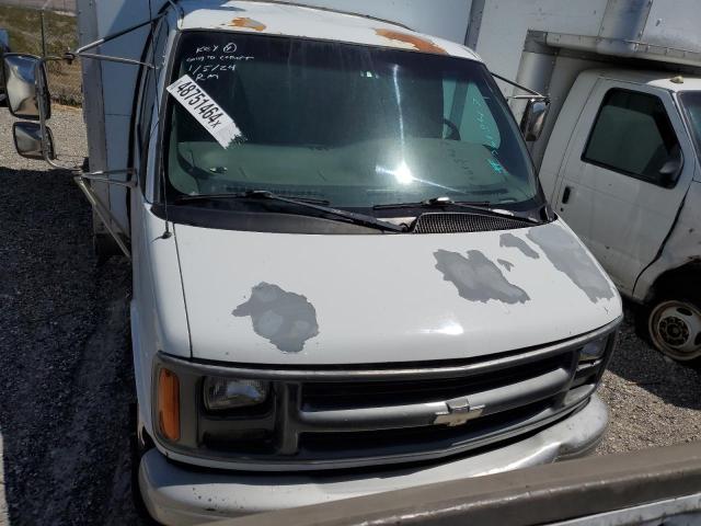 1GBJG31R821109449 - 2002 CHEVROLET EXPRESS G3 WHITE photo 5