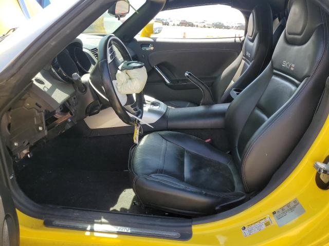 1G8MG35X28Y104064 - 2008 SATURN SKY REDLINE YELLOW photo 7