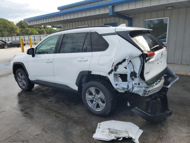 2T3P1RFVXNC293395 - 2022 TOYOTA RAV4 XLE WHITE photo 2