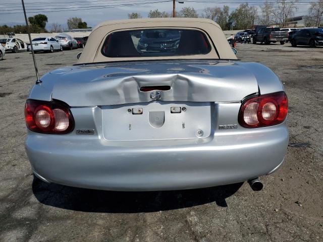 JM1NB353430301685 - 2003 MAZDA MX-5 MIATA BASE SILVER photo 6