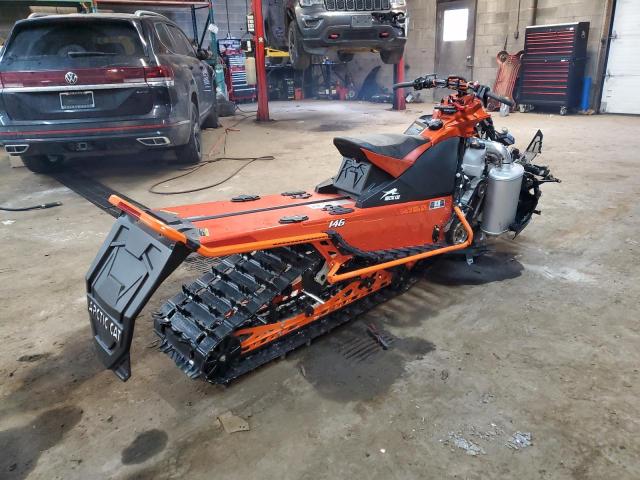 4UF1S2JH2ST102926 - 2025 ARCTIC CAT SNOWMOBILE ORANGE photo 4