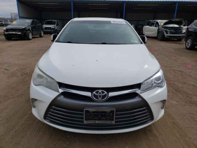 4T4BF1FK8GR568636 - 2016 TOYOTA CAMRY LE WHITE photo 5