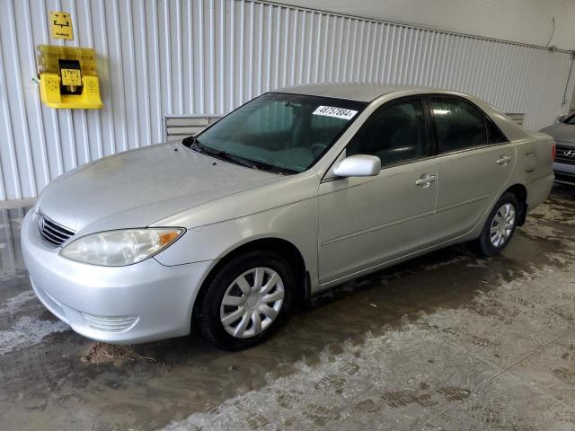 4T1BE32K05U044814 - 2004 TOYOTA CAMRY LE SILVER photo 1