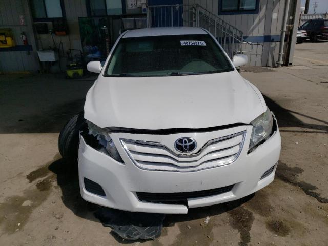 4T4BF3EK7BR209705 - 2011 TOYOTA CAMRY BASE WHITE photo 5