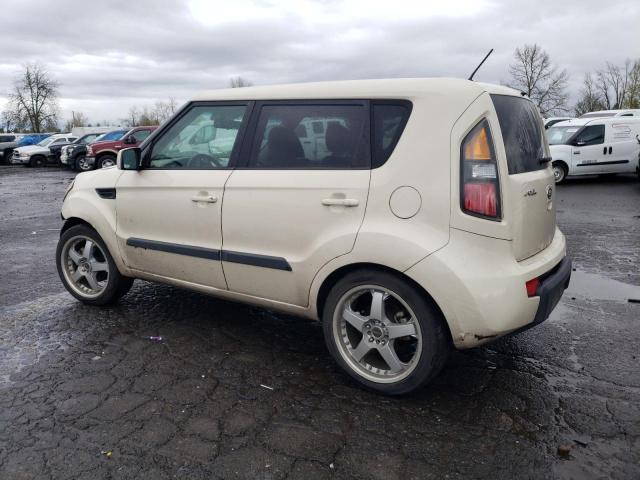 KNDJT2A29B7713304 - 2011 KIA SOUL + BEIGE photo 2