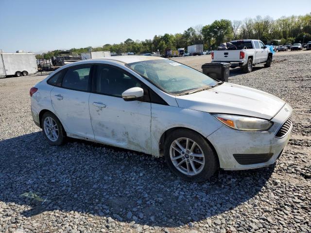 1FADP3F27FL263591 - 2015 FORD FOCUS SE WHITE photo 4