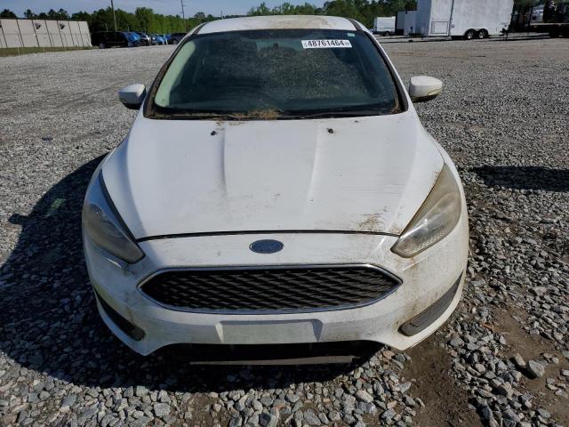 1FADP3F27FL263591 - 2015 FORD FOCUS SE WHITE photo 5