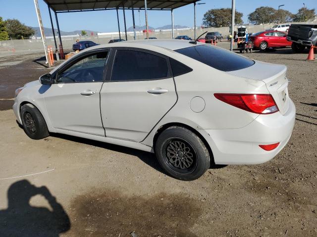 KMHCT4AE2GU976947 - 2016 HYUNDAI ACCENT SE GRAY photo 2