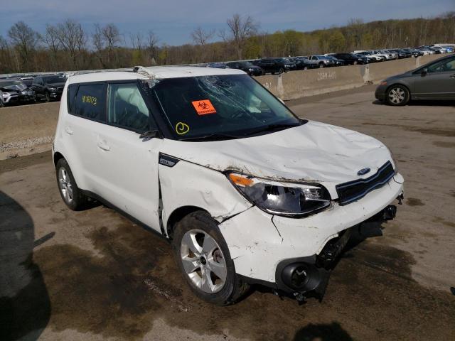 KNDJN2A26J7601259 - 2018 KIA SOUL WHITE photo 4