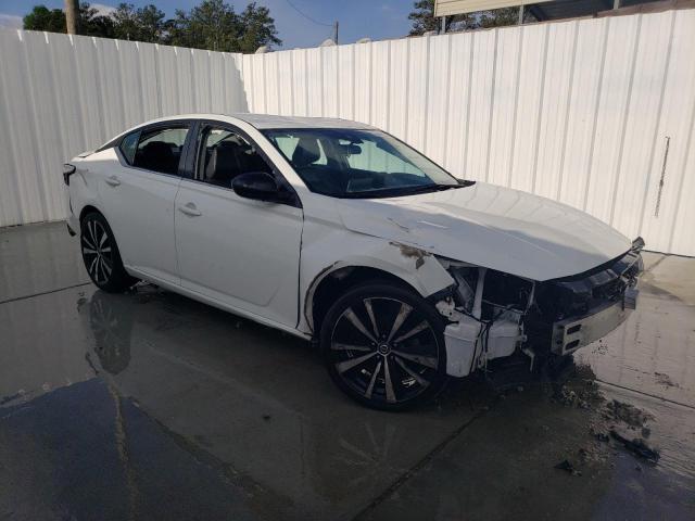 1N4BL4CV3LC221891 - 2020 NISSAN ALTIMA SR WHITE photo 4