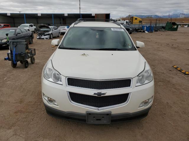 1GNKRGED5CJ393096 - 2012 CHEVROLET TRAVERSE LT CREAM photo 5