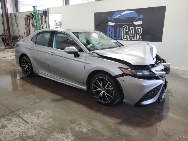 4T1G11AK7PU797931 - 2023 TOYOTA CAMRY SE NIGHT SHADE SILVER photo 4