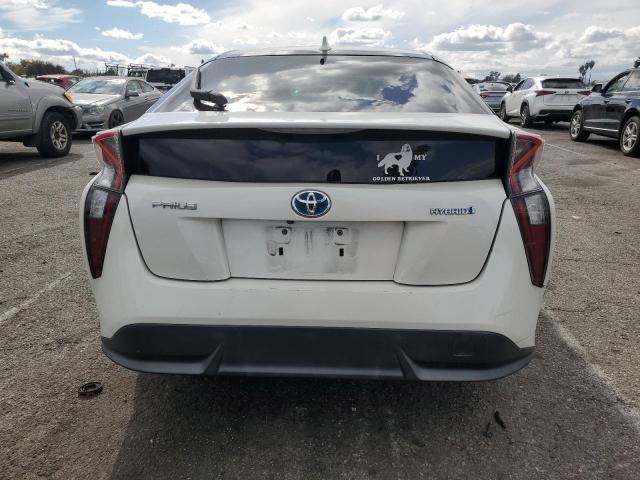 JTDKARFU3G3014357 - 2016 TOYOTA PRIUS WHITE photo 6