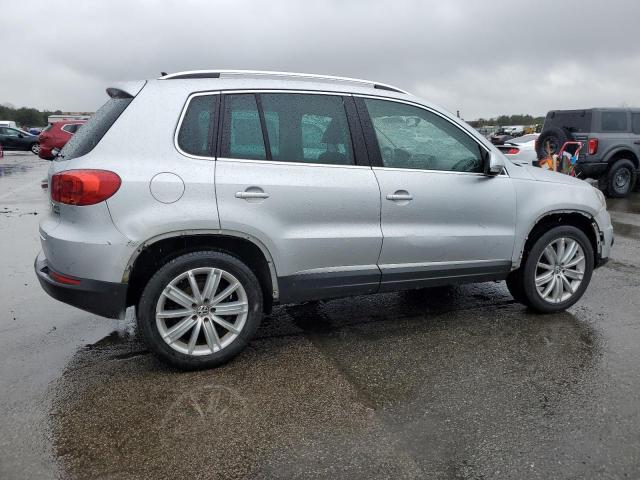 WVGBV7AX6CW543378 - 2012 VOLKSWAGEN TIGUAN S SILVER photo 3