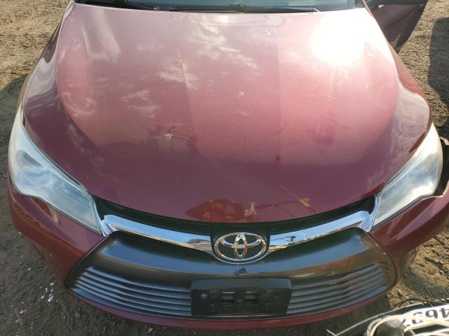 4T1BF1FK5GU607452 - 2016 TOYOTA CAMRY LE RED photo 11