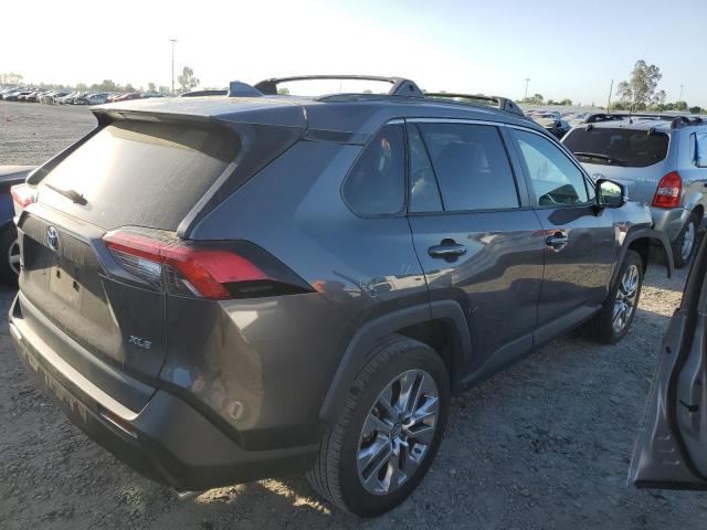 2T3C1RFV9KW016553 - 2019 TOYOTA RAV4 XLE PREMIUM GRAY photo 3