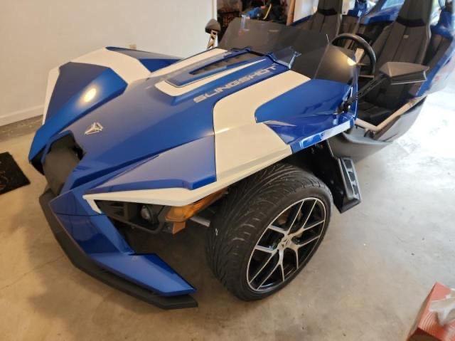 57XAAPFA9G7117157 - 2016 POLARIS SLINGSHOT SL BLUE photo 2