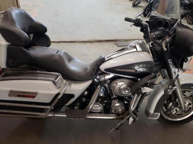 1HD1FC4148Y706634 - 2008 HARLEY-DAVIDSON FLHTCUI 白色 照片 5