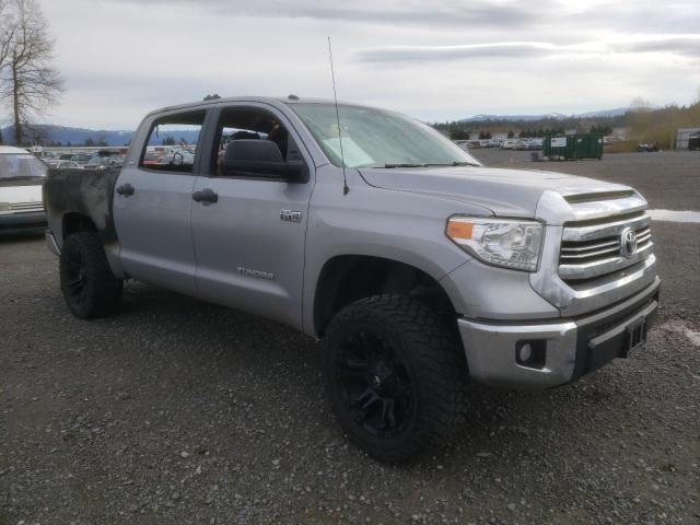 5TFDY5F19HX591505 - 2017 TOYOTA TUNDRA CREWMAX SR5 SILVER photo 4