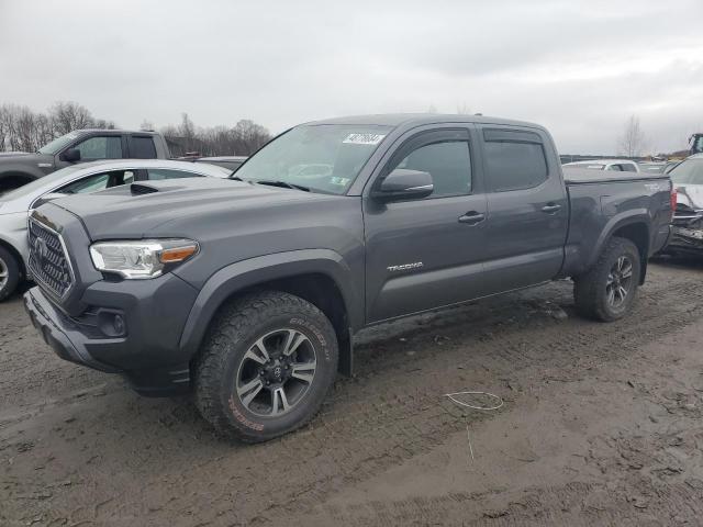 3TMDZ5BN7JM036411 - 2018 TOYOTA TACOMA DOUBLE CAB GRAY photo 1