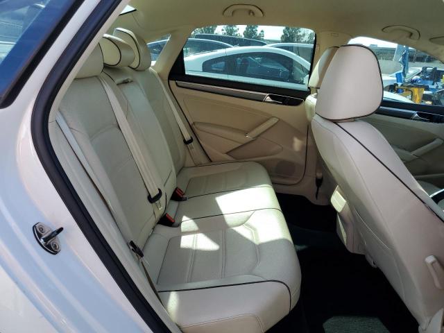 1VWDT7A36HC053707 - 2017 VOLKSWAGEN PASSAT R-LINE Weiß Foto 10
