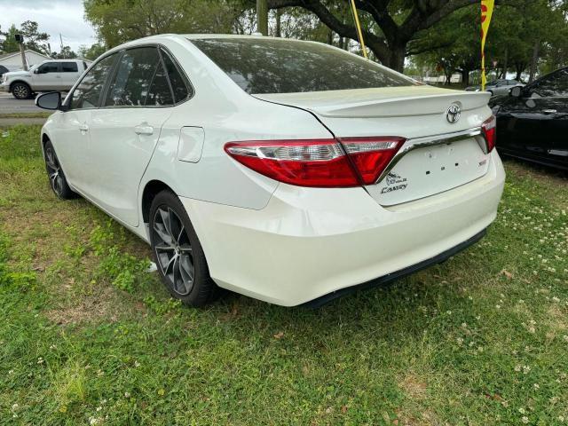 4T1BF1FK7HU350814 - 2017 TOYOTA CAMRY LE WHITE photo 3