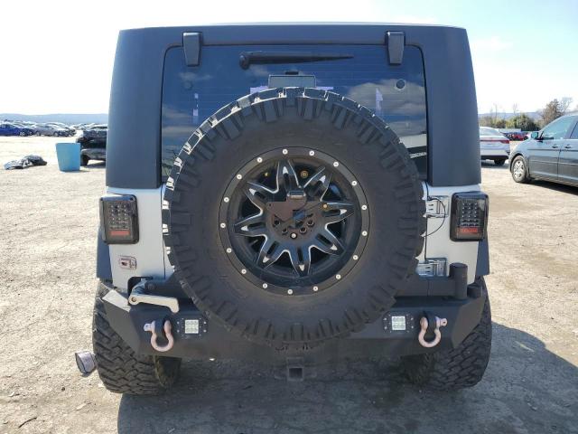 1J4FA54128L520938 - 2008 JEEP WRANGLER SAHARA SILVER photo 6