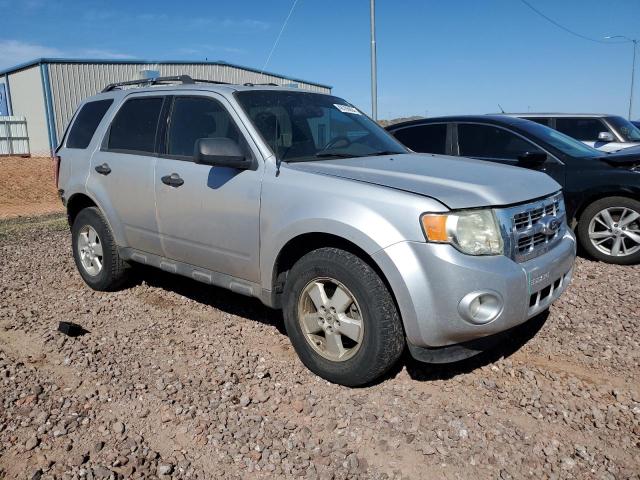 1FMCU0DG2CKC67721 - 2012 FORD ESCAPE XLT SILVER photo 4