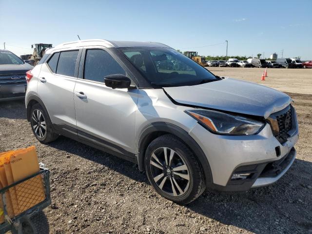 3N1CP5CU4KL549942 - 2019 NISSAN KICKS S GRAY photo 4