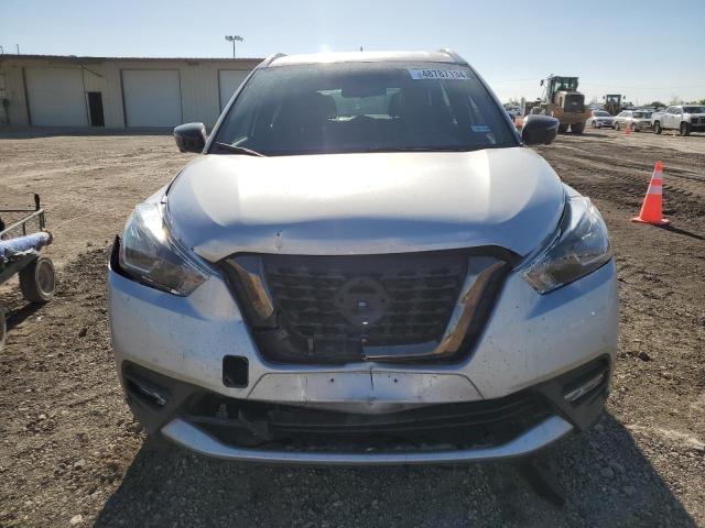 3N1CP5CU4KL549942 - 2019 NISSAN KICKS S GRAY photo 5