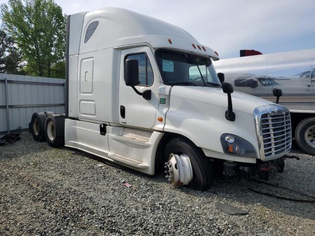 3AKJGLDR6JDJS5497 - 2018 FREIGHTLINER CASCADIA 1 WHITE photo 1