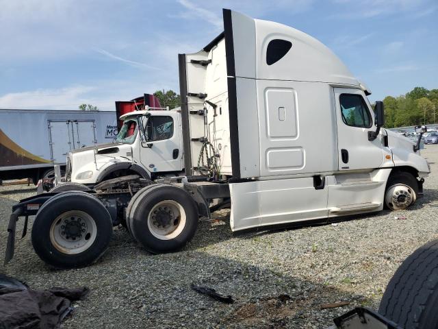 3AKJGLDR6JDJS5497 - 2018 FREIGHTLINER CASCADIA 1 WHITE photo 4