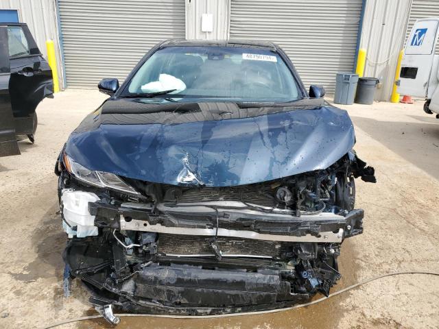 4T1B11HK3JU629775 - 2018 TOYOTA CAMRY L BLUE photo 5