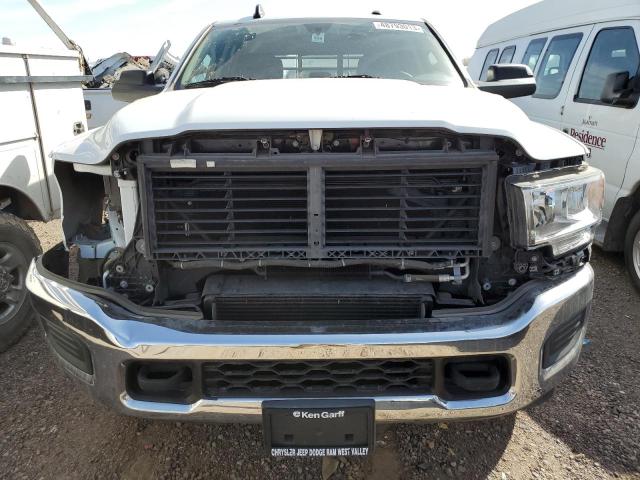 3C63R3GL5KG594756 - 2019 RAM 3500 TRADESMAN WHITE photo 5