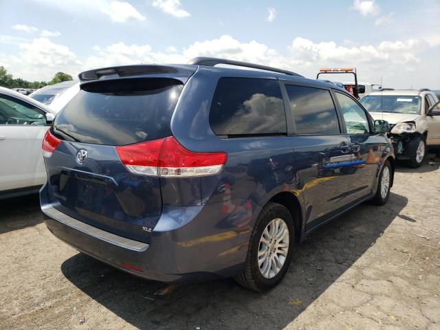 5TDYK3DC8ES448767 - 2014 TOYOTA SIENNA XLE BLUE photo 4